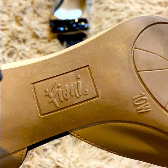 Tan Fioni Pumps - Picture 5 of 5